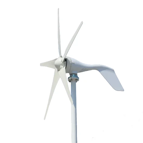 Éolienne horizontale 5 pales blanche montée sur mât, pour production d’électricité domestique
